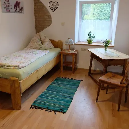 Farm stay Biohof Grissenberger *
